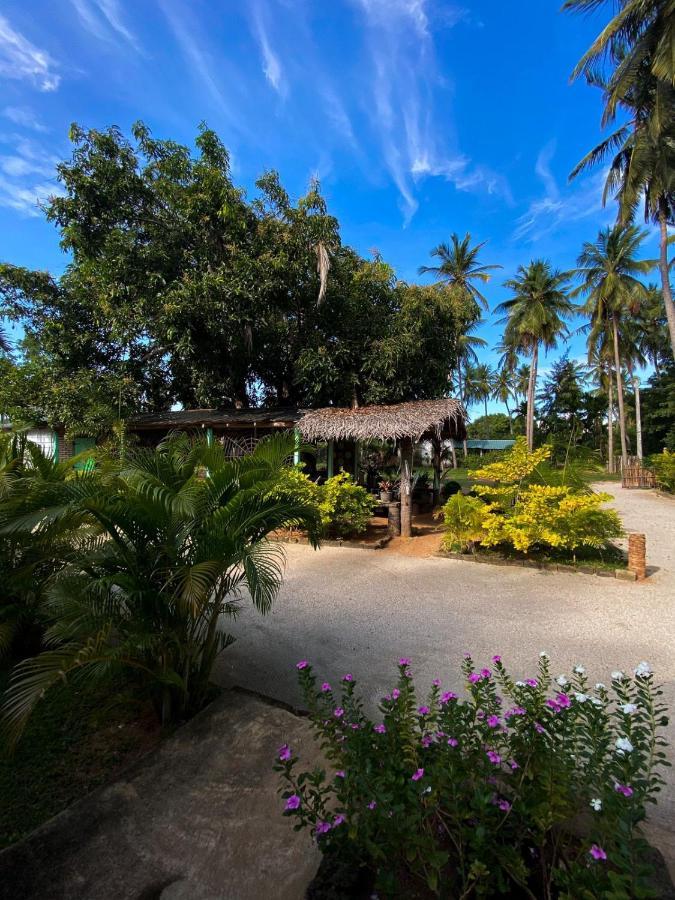 Elena Garden Resort And Restaurant Trincomalee Exterior foto